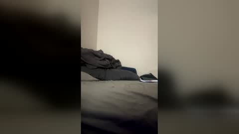 Snapshot of tvontheradio chatting on April 2026 10:35:02 AM tvontheradio online show from April 2026 10:35:02 AM