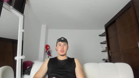 twintease online show from November 2025 02:27:02 PM