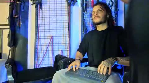 Clio  Tadeo online show from October 2025 05:08:02 AM