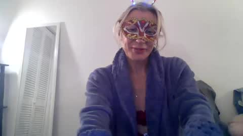 twoboobsonepenis online show from June 2026 11:18:01 PM