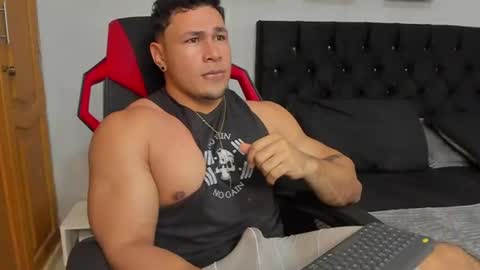 tyler_hank1 online show from June 2026 12:24:01 AM