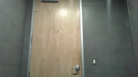 Snapshot of tylerweist727678265 chatting on May 2026 10:01:02 AM tylerweist727678265 online show from May 2026 10:01:02 AM