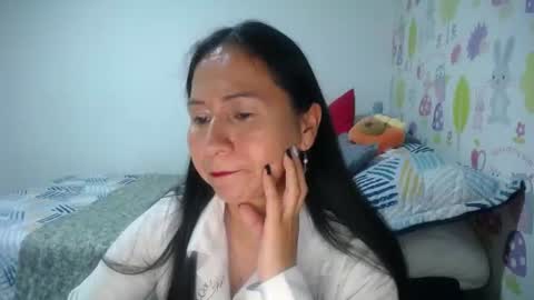 Snapshot of tyna_b chatting on June 2026 12:32:02 AM Tyna online show from June 2026 12:32:02 AM