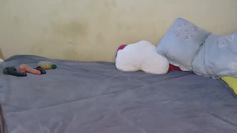 tynniee online show from February 2026 11:42:02 AM