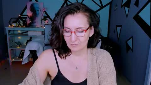 Snapshot of unatera chatting on February 2026 09:13:01 AM UnaTera online show from February 2026 09:13:01 AM