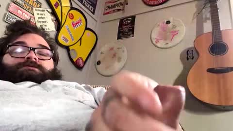 uncuttruss online show from November 2025 07:56:01 PM