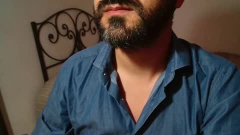 Giov online show from October 2025 05:02:02 PM