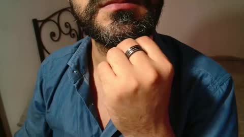 Giov online show from October 2025 08:19:01 PM