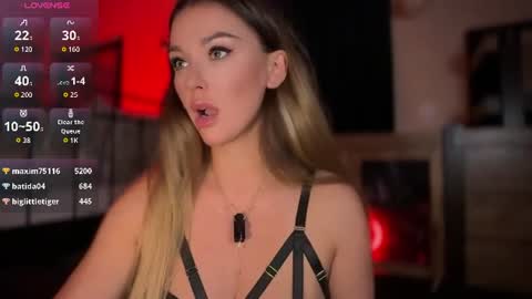 Untamed Reina  Elegant Goddess online show from July 2026 09:44:02 PM