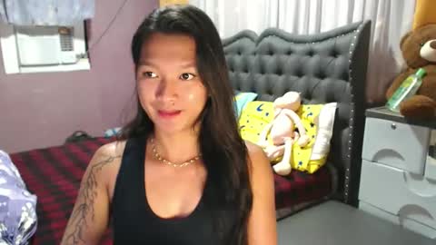 NEWRA  ALLISON online show from April 2026 12:12:01 AM