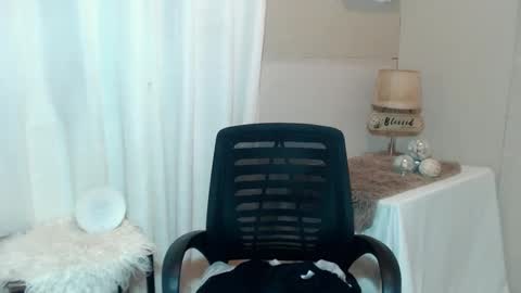 urcrushnextdoor_ online show from January 2025 06:16:01 PM