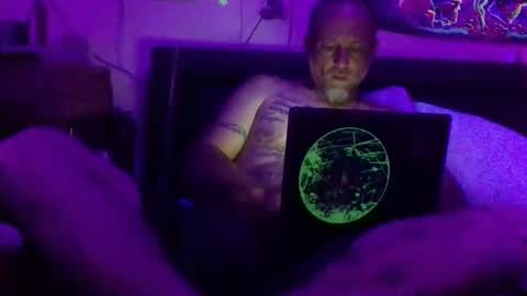 urdaddy875867 online show from April 2026 02:14:01 AM