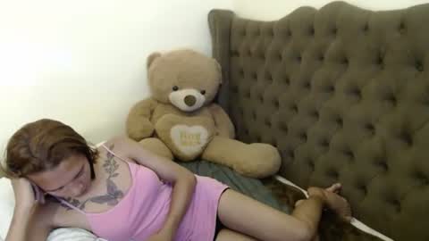 Sweetacyl online show from June 2026 01:03:01 PM