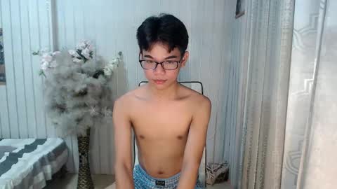 urdreamboy_doms online show from April 2026 05:50:01 PM