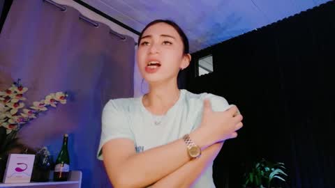 Snapshot of urfave_bbgirl chatting on February 2026 10:25:01 AM urfave_bbgirl online show from February 2026 10:25:01 AM