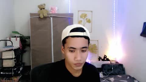 Snapshot of urguy_habibi chatting on February 2026 08:03:02 PM Bib online show from February 2026 08:03:02 PM