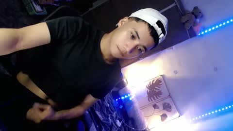 Snapshot of urguy_habibi chatting on February 2026 01:12:01 AM Bib online show from February 2026 01:12:01 AM