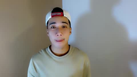 Snapshot of urguy_habibi chatting on March 2026 05:45:02 AM Bib online show from March 2026 05:45:02 AM