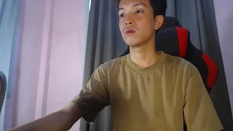 urhot_johny online show from April 2026 04:12:01 AM