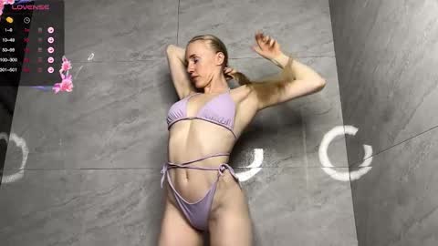 ElizabethLizy online show from November 2025 06:09:02 PM