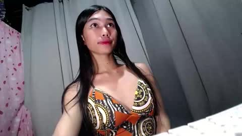 Snapshot of urloverjasmine_xx chatting on April 2026 02:33:01 PM urloverjasmine_xx online show from April 2026 02:33:01 PM