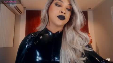 Snapshot of urmajestytyra chatting on June 2026 05:12:02 PM UrMajestyTyra online show from June 2026 05:12:02 PM