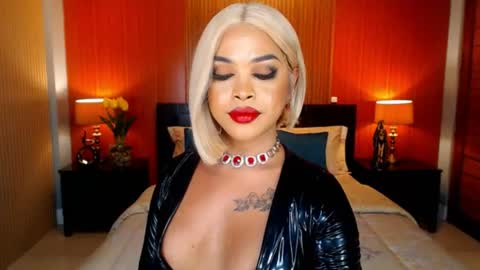 Snapshot of urmajestytyra chatting on June 2026 03:25:01 AM UrMajestyTyra online show from June 2026 03:25:01 AM