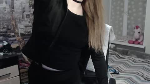 Mary online show from April 2026 07:19:01 PM