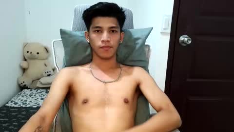 Snapshot of ursweetie_boy chatting on April 2026 11:05:02 AM ursweetie_boy online show from April 2026 11:05:02 AM