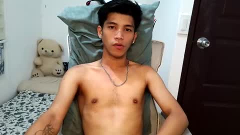Snapshot of ursweetie_boy chatting on April 2026 10:18:01 AM ursweetie_boy online show from April 2026 10:18:01 AM