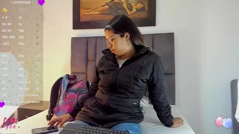 Vahiolet smith online show from January 2026 04:06:01 AM