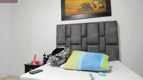 Vahiolet smith online show from April 2026 03:24:01 AM