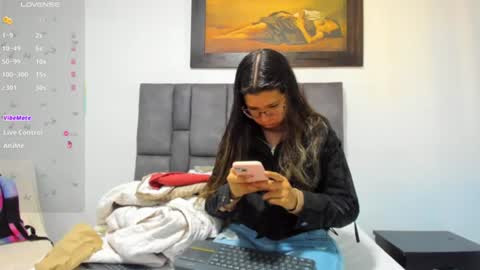 Snapshot of vahiolet_smith chatting on July 2026 12:20:02 PM Vahiolet smith online show from July 2026 12:20:02 PM