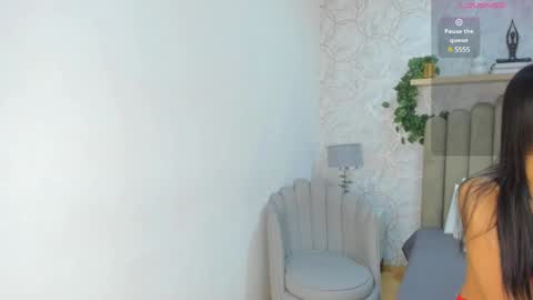 Vaiolet  online show from December 2024 07:53:02 PM