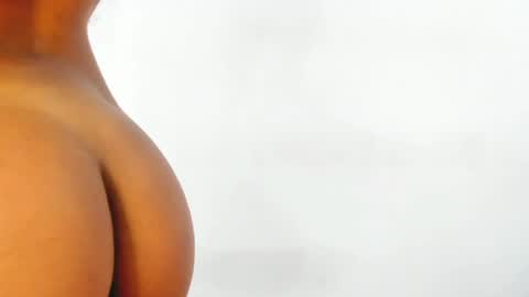 Vaiolet  online show from February 2025 10:47:01 PM