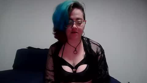 valarieak online show from May 2026 01:01:01 AM