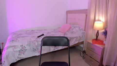 HI IM NEW online show from March 2025 02:01:02 PM