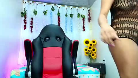 Snapshot of valentina_y_sneiderr chatting on July 2026 01:04:01 AM valentina_y_sneiderr online show from July 2026 01:04:01 AM
