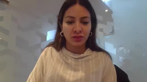 valentinaseleni24 online show from May 2026 02:01:01 PM