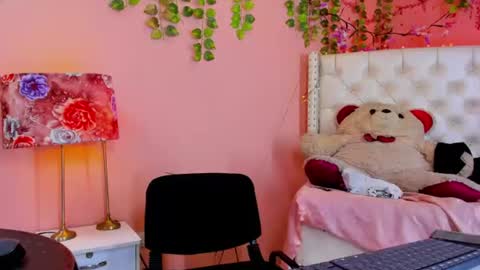 valentinee_xo online show from June 2026 05:45:02 AM
