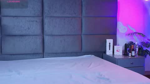 valentino moon online show from February 2026 01:13:01 AM