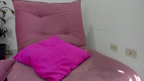 valeria_miller69 online show from September 2025 01:44:02 PM