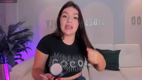 Snapshot of valeriaroldanx chatting on June 2026 11:59:02 AM Valeria online show from June 2026 11:59:02 AM