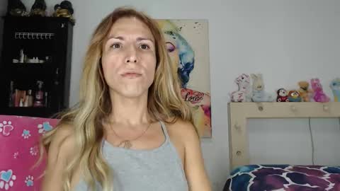 Snapshot of valerie_rousse chatting on May 2026 05:03:01 AM valerie_rousse online show from May 2026 05:03:01 AM