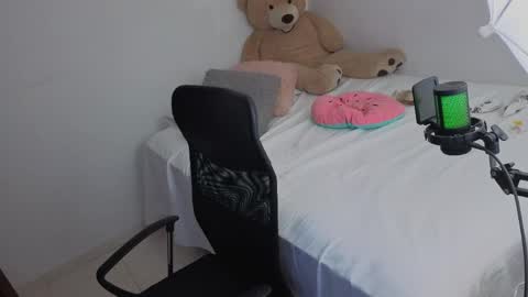 Snapshot of valerihouse_ chatting on May 2026 01:23:02 AM valerihouse_ online show from May 2026 01:23:02 AM