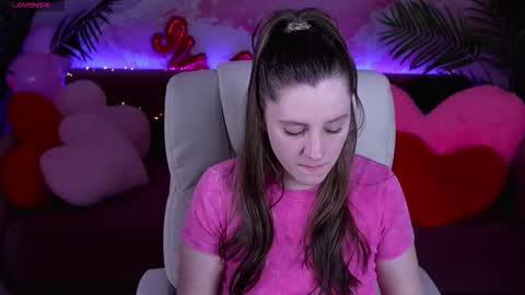 V A L E R Y  M U R online show from February 2026 01:42:01 PM