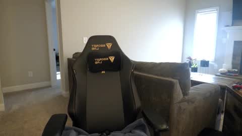 Snapshot of valerysquirt_19 chatting on January 2026 03:27:01 PM valerie online show from January 2026 03:27:01 PM