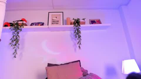 vamp  online show from November 2025 10:12:01 PM