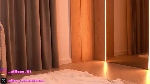 Vanessa Simon online show from March 2026 06:30:02 AM