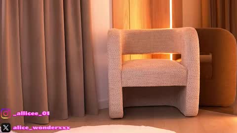 Vanessa Simon online show from March 2026 06:18:01 AM